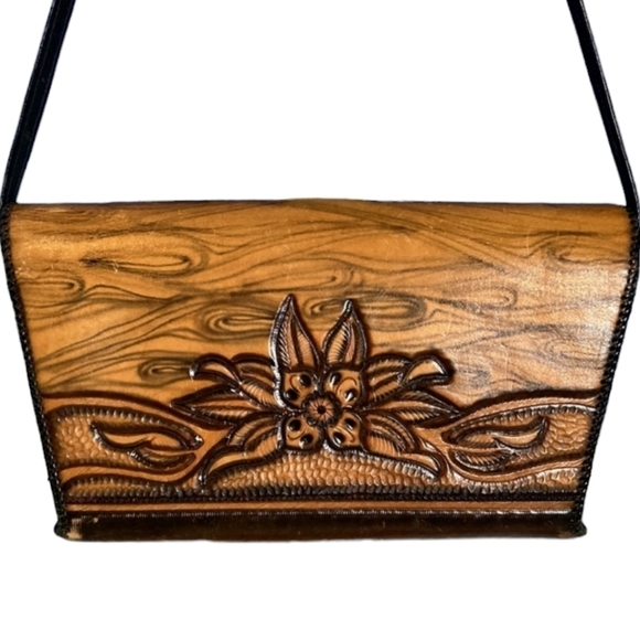 Vintage hand tooled leather purse - Picture 2 of 7